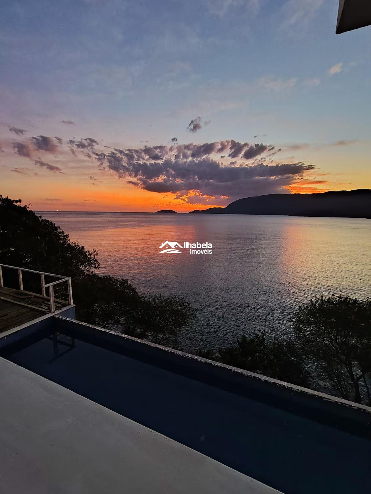 Linda casa de costeira em Ilhabela